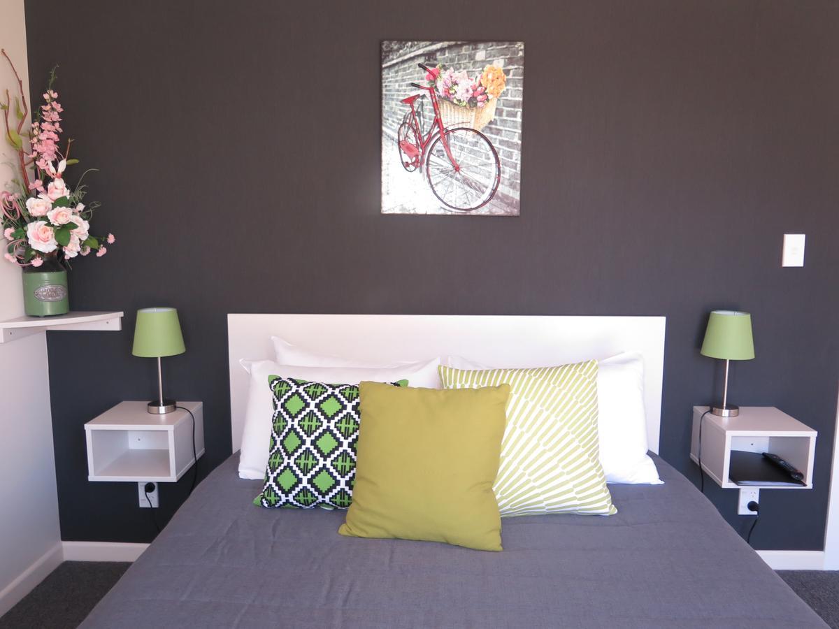 Wheels And Reels Accommodation Mossburn Kültér fotó